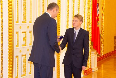 Награды для «золотой молодежи» 